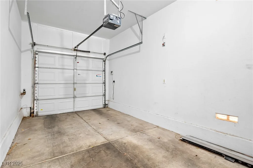 6743 Windingwood, Las Vegas, NV 89148