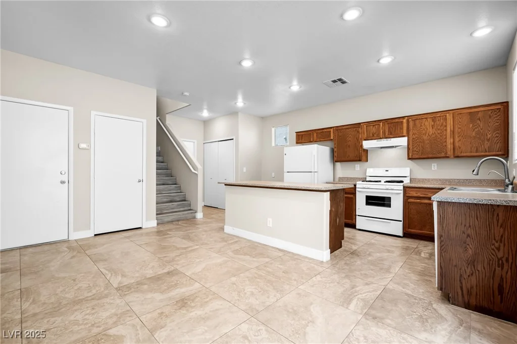 6743 Windingwood, Las Vegas, NV 89148