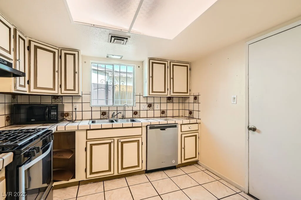 5317 Holmby, Las Vegas, NV 89146