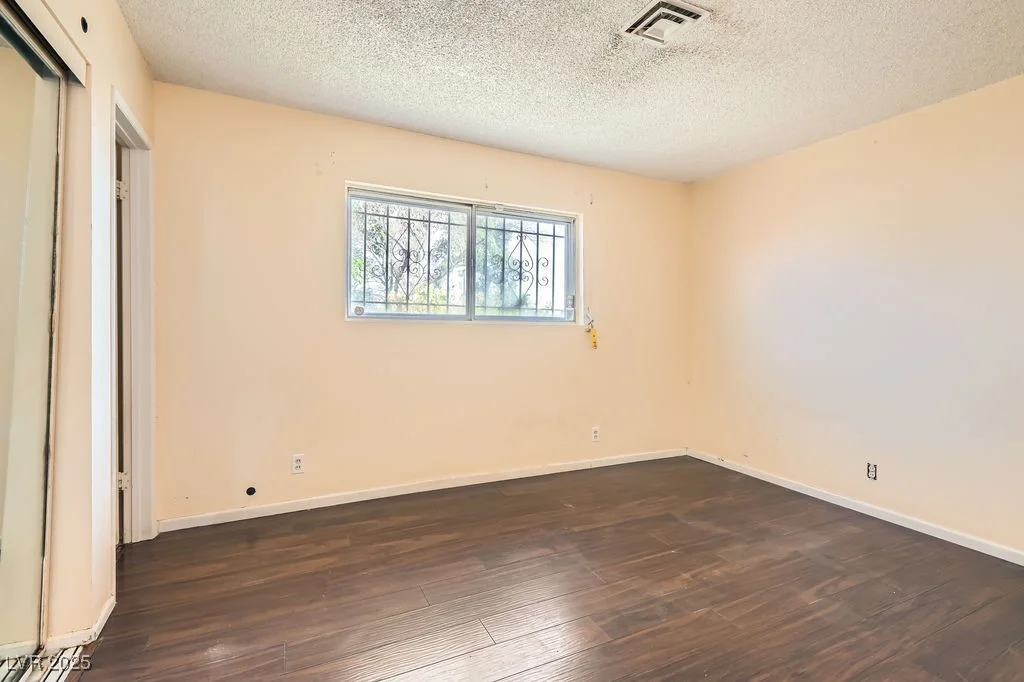 5317 Holmby, Las Vegas, NV 89146