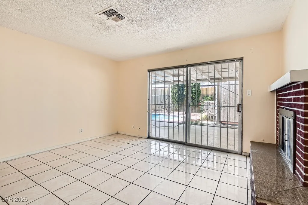 5317 Holmby, Las Vegas, NV 89146