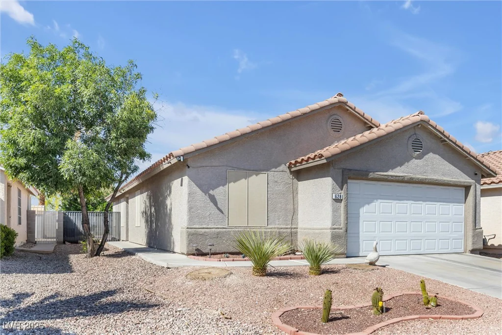 628 Carlos Julio, North Las Vegas, NV 89031