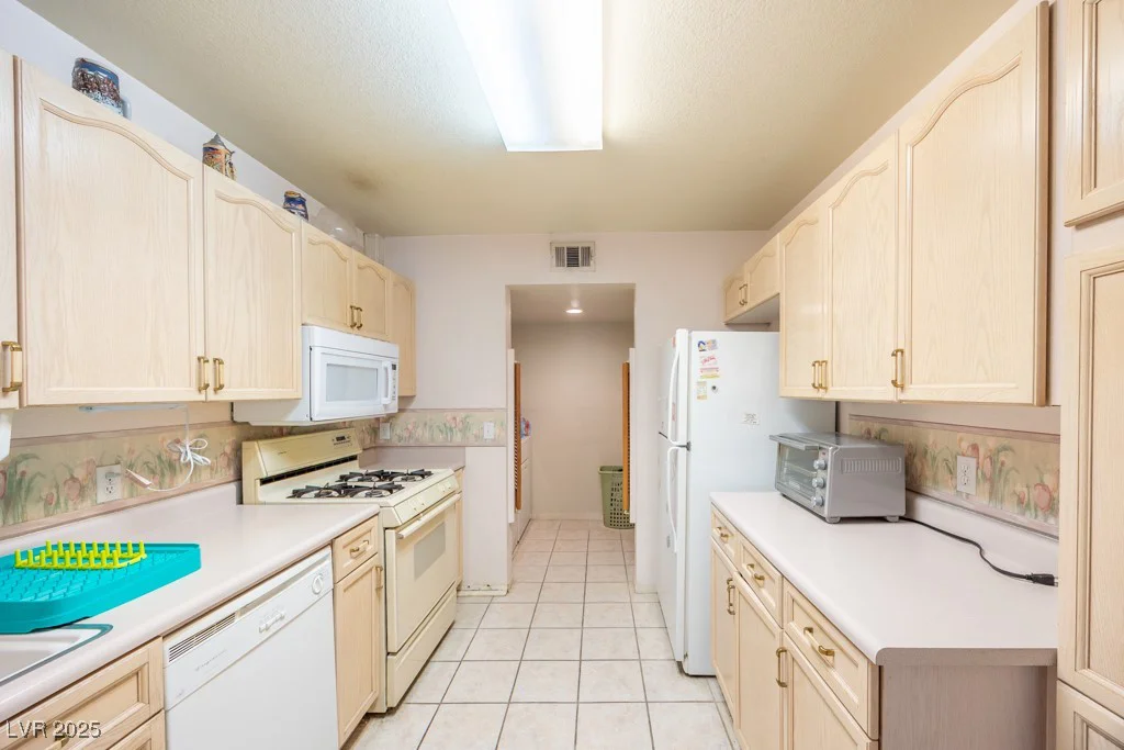 7985 Simone, Las Vegas, NV 89147