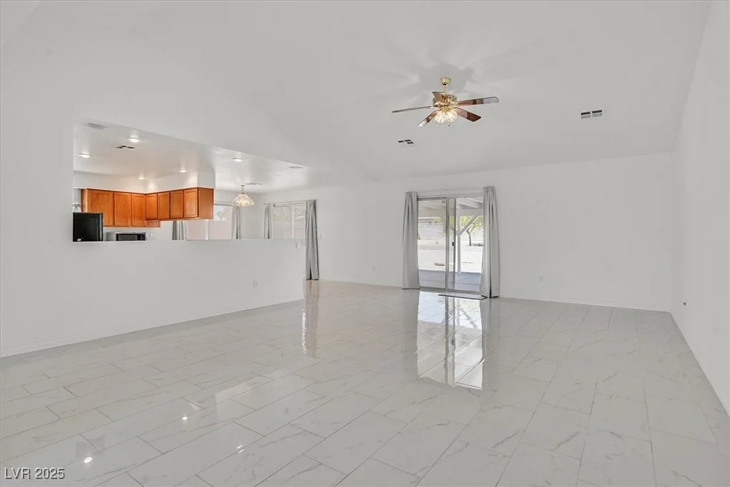 7925 Placid, Las Vegas, NV 89123