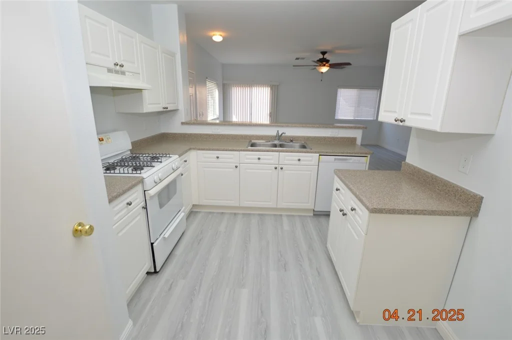 9343 Leaping Deer, Las Vegas, NV 89178