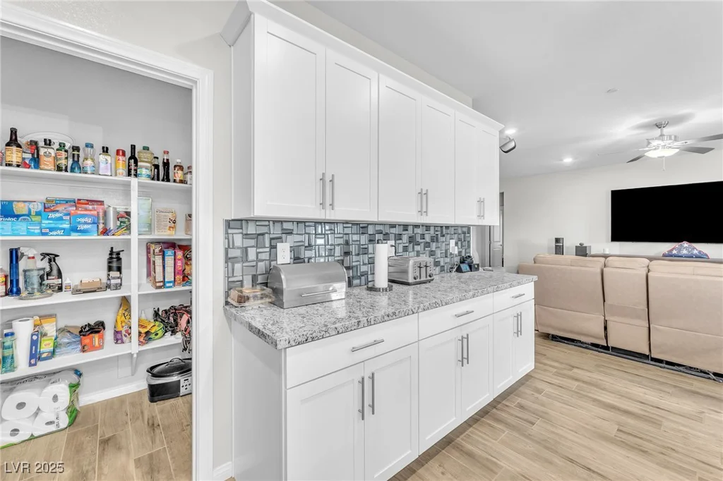 10266 Sweet Holly, Las Vegas, NV 89149