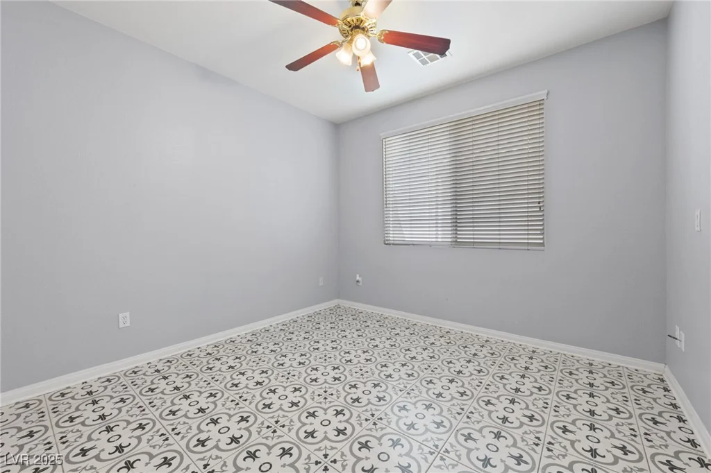 7589 Grassy Bank, Las Vegas, NV 89139