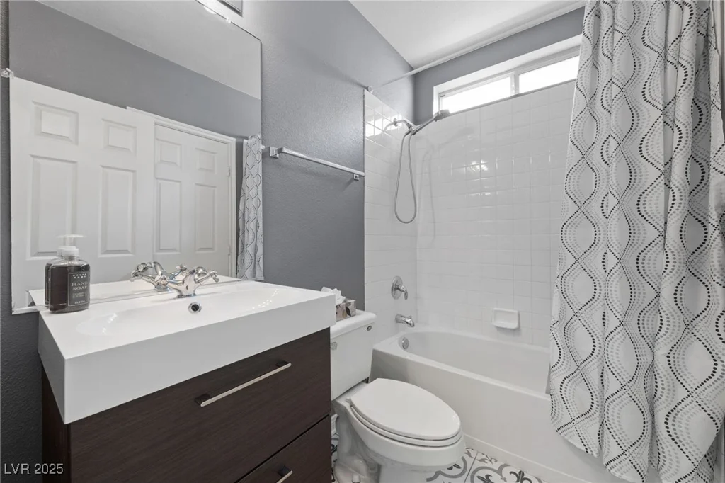 7589 Grassy Bank, Las Vegas, NV 89139