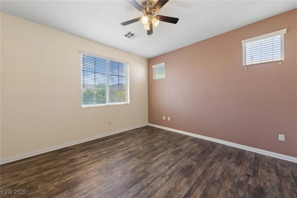 7589 Grassy Bank, Las Vegas, NV 89139