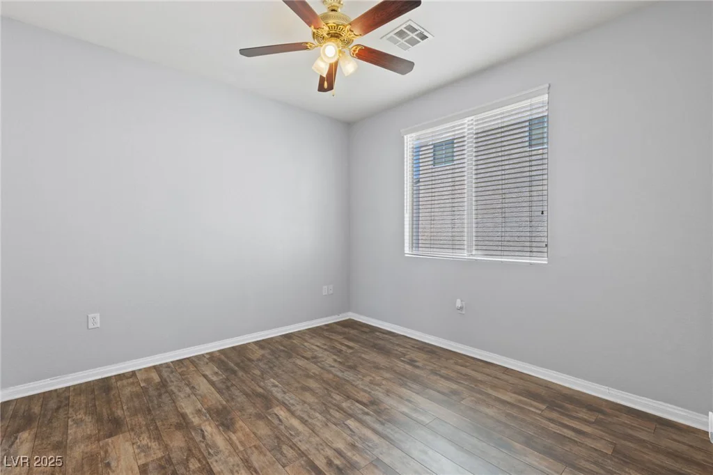 7589 Grassy Bank, Las Vegas, NV 89139