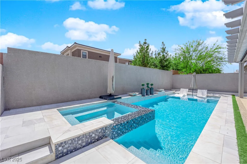 6643 Tangled Vines, Las Vegas, NV 89139