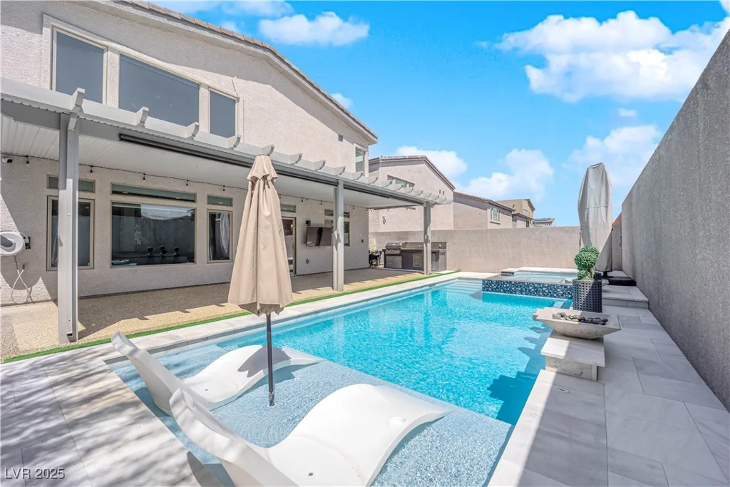 6643 Tangled Vines, Las Vegas, NV 89139