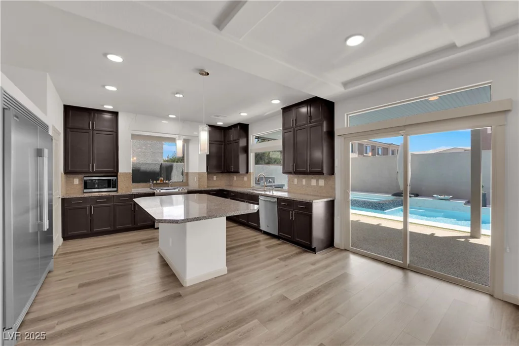 6643 Tangled Vines, Las Vegas, NV 89139