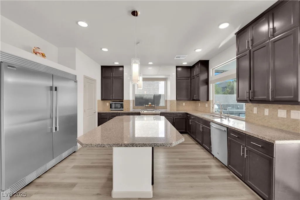 6643 Tangled Vines, Las Vegas, NV 89139
