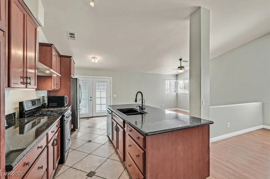 2805 El Cubano, North Las Vegas, NV 89030