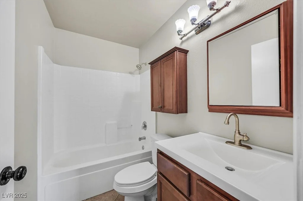 2805 El Cubano, North Las Vegas, NV 89030