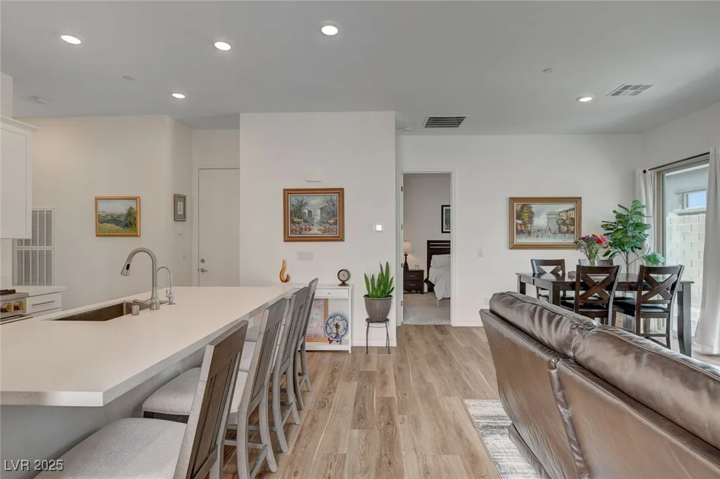 897 Woodburn, Las Vegas, NV 89138