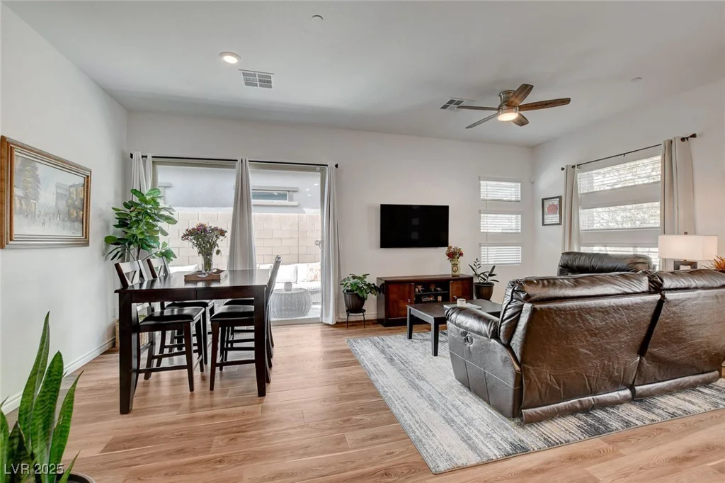 897 Woodburn, Las Vegas, NV 89138