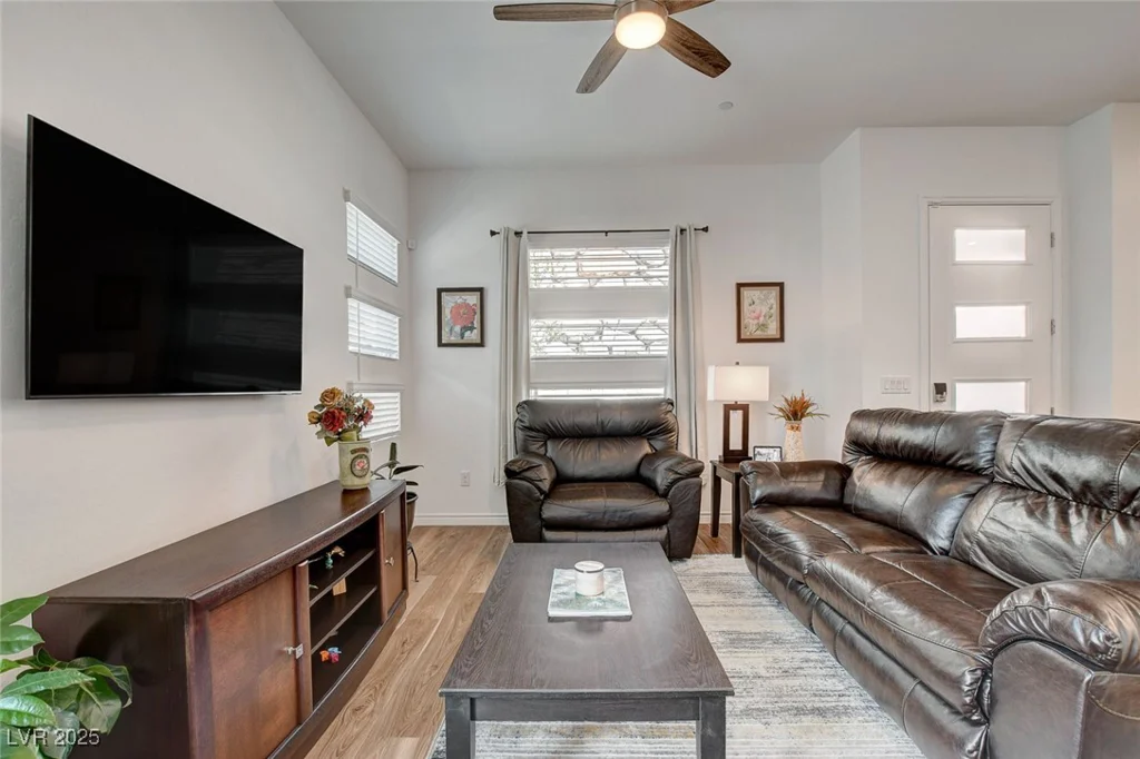 897 Woodburn, Las Vegas, NV 89138