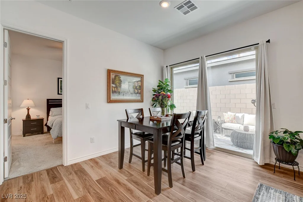 897 Woodburn, Las Vegas, NV 89138