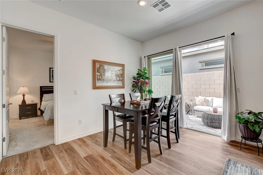 897 Woodburn, Las Vegas, NV 89138
