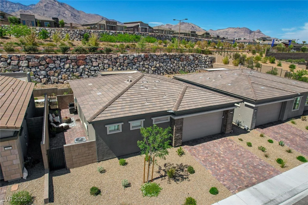 897 Woodburn, Las Vegas, NV 89138