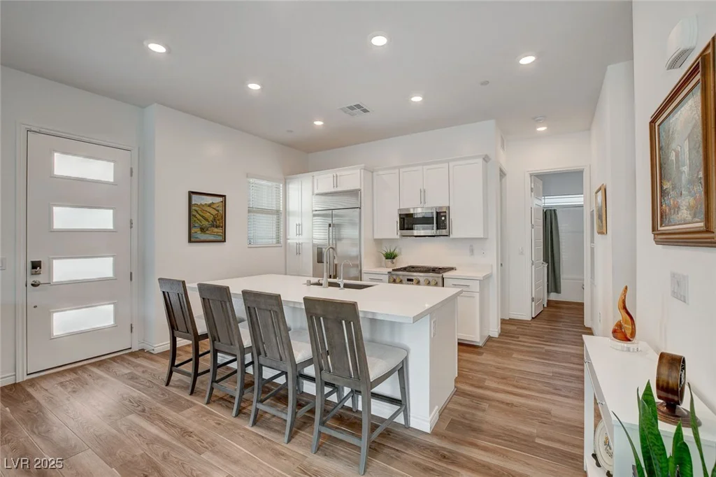 897 Woodburn, Las Vegas, NV 89138