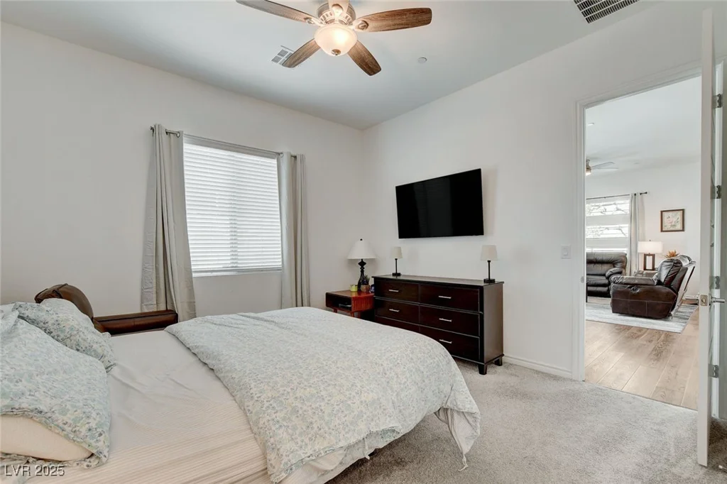 897 Woodburn, Las Vegas, NV 89138