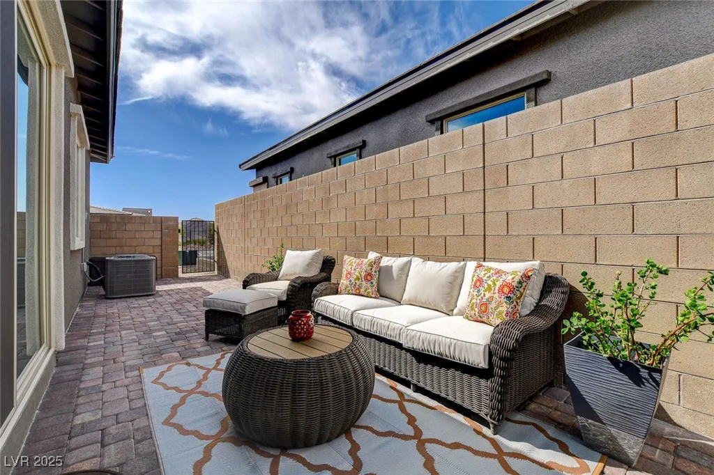 897 Woodburn, Las Vegas, NV 89138