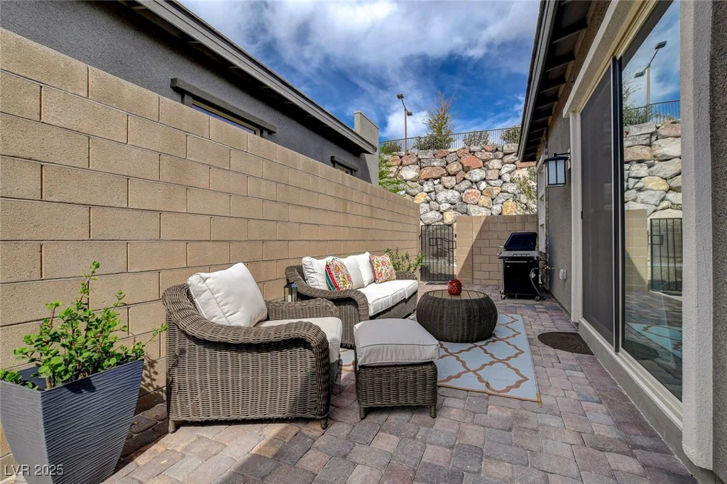 897 Woodburn, Las Vegas, NV 89138