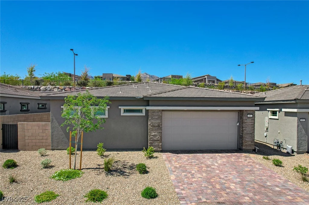 897 Woodburn, Las Vegas, NV 89138