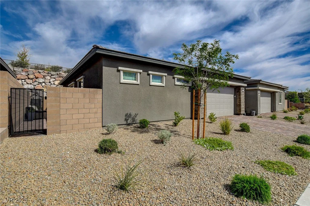 897 Woodburn, Las Vegas, NV 89138