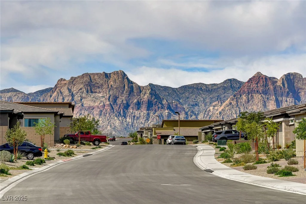897 Woodburn, Las Vegas, NV 89138