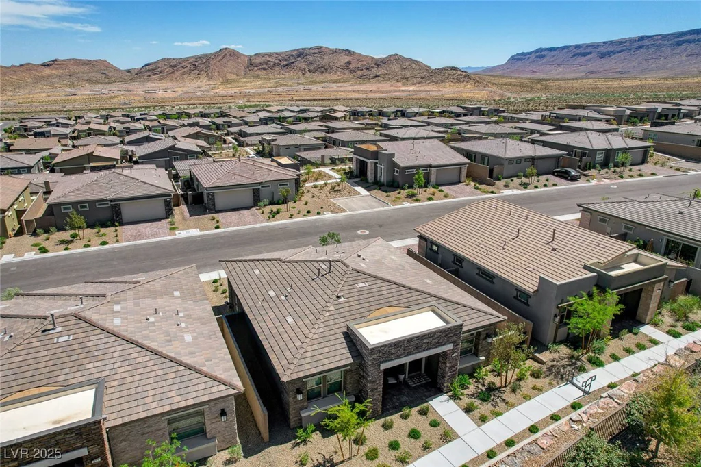 897 Woodburn, Las Vegas, NV 89138