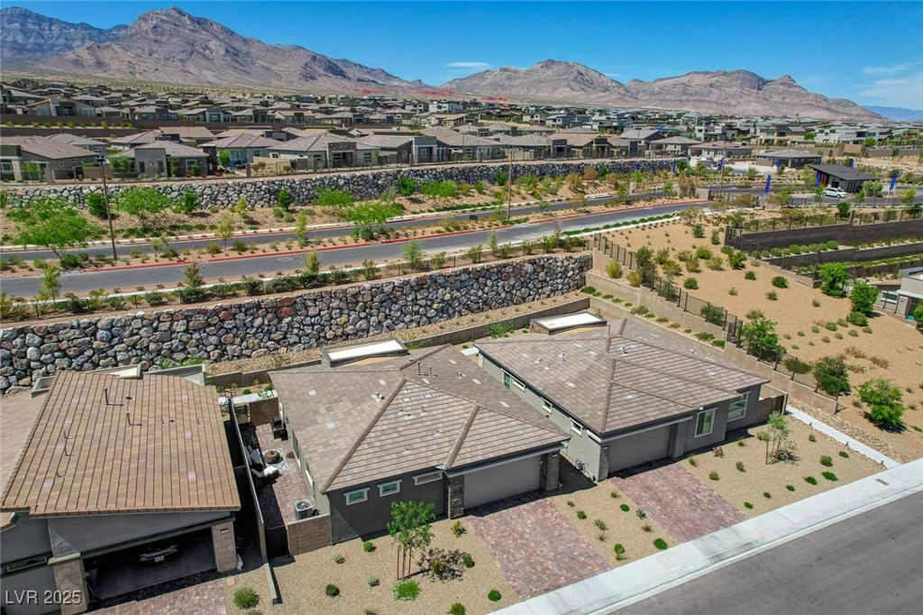 897 Woodburn, Las Vegas, NV 89138