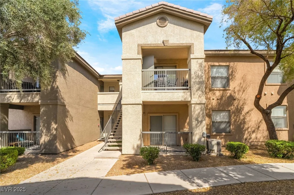 8000 Badura, Las Vegas, NV 89113