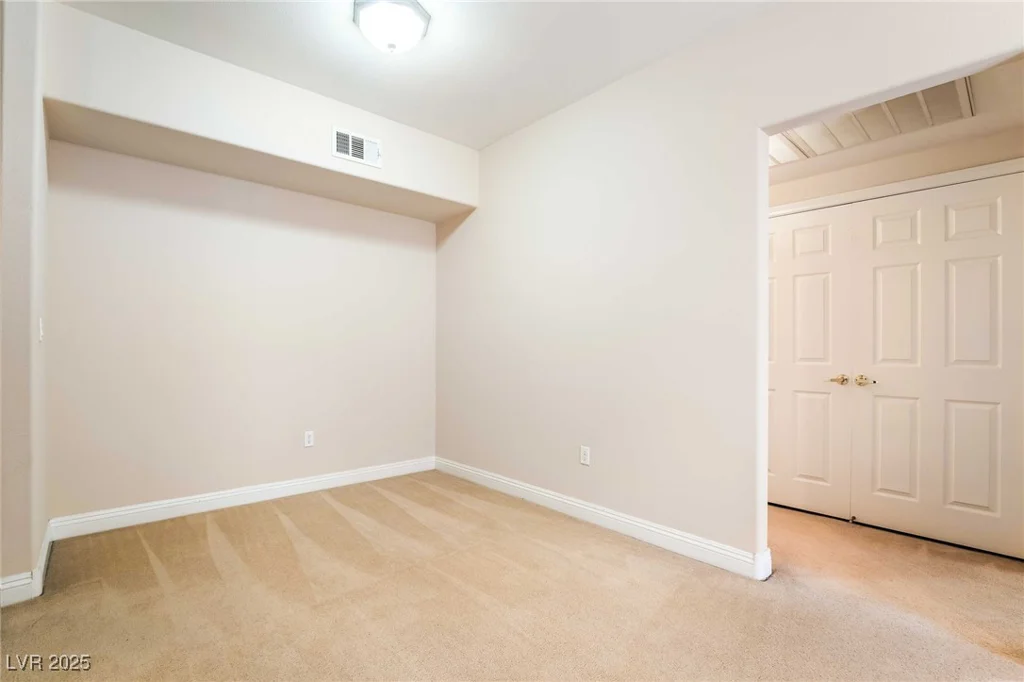 8000 Badura, Las Vegas, NV 89113