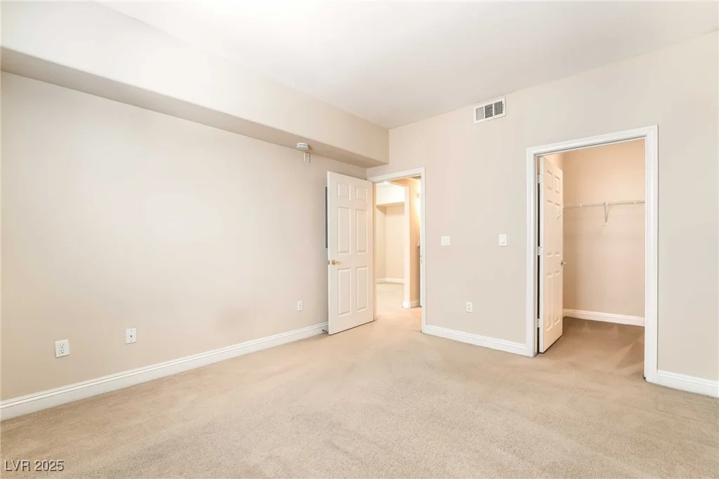 8000 Badura, Las Vegas, NV 89113