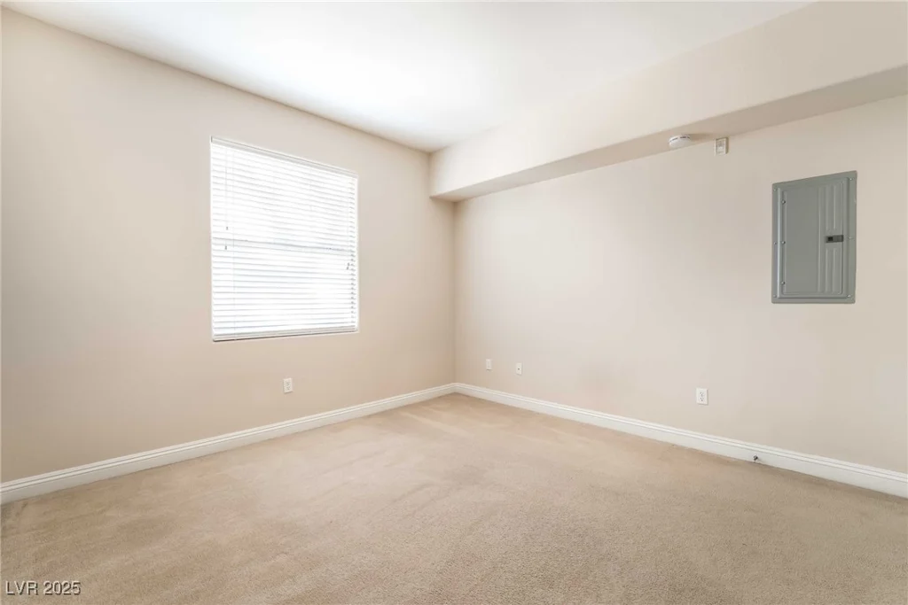 8000 Badura, Las Vegas, NV 89113