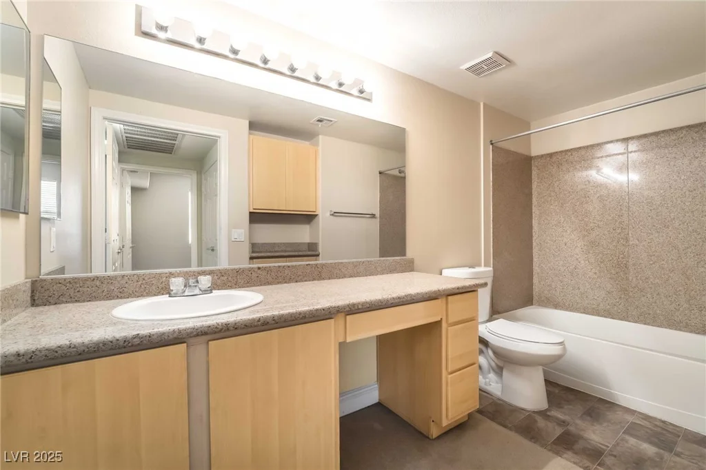 8000 Badura, Las Vegas, NV 89113