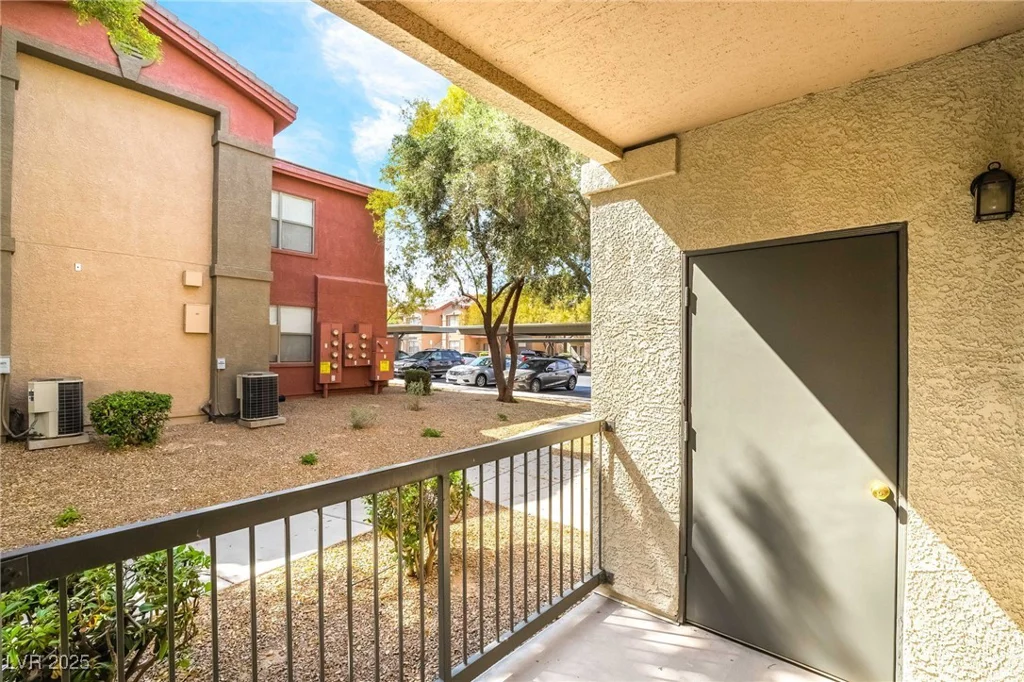 8000 Badura, Las Vegas, NV 89113