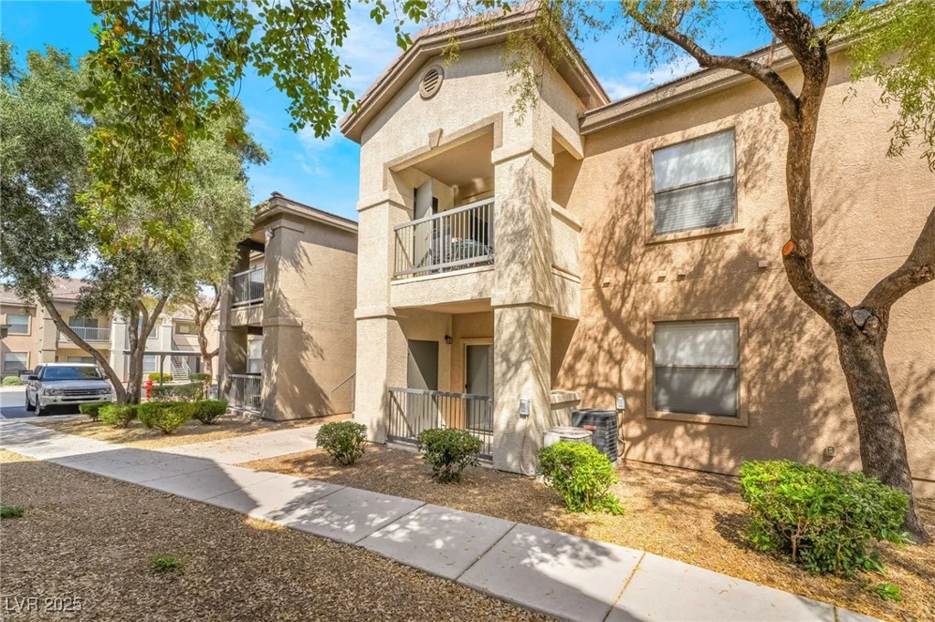 8000 Badura, Las Vegas, NV 89113