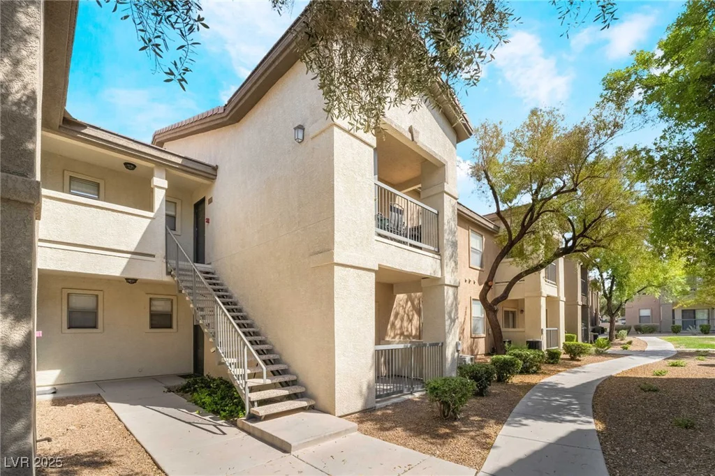 8000 Badura, Las Vegas, NV 89113