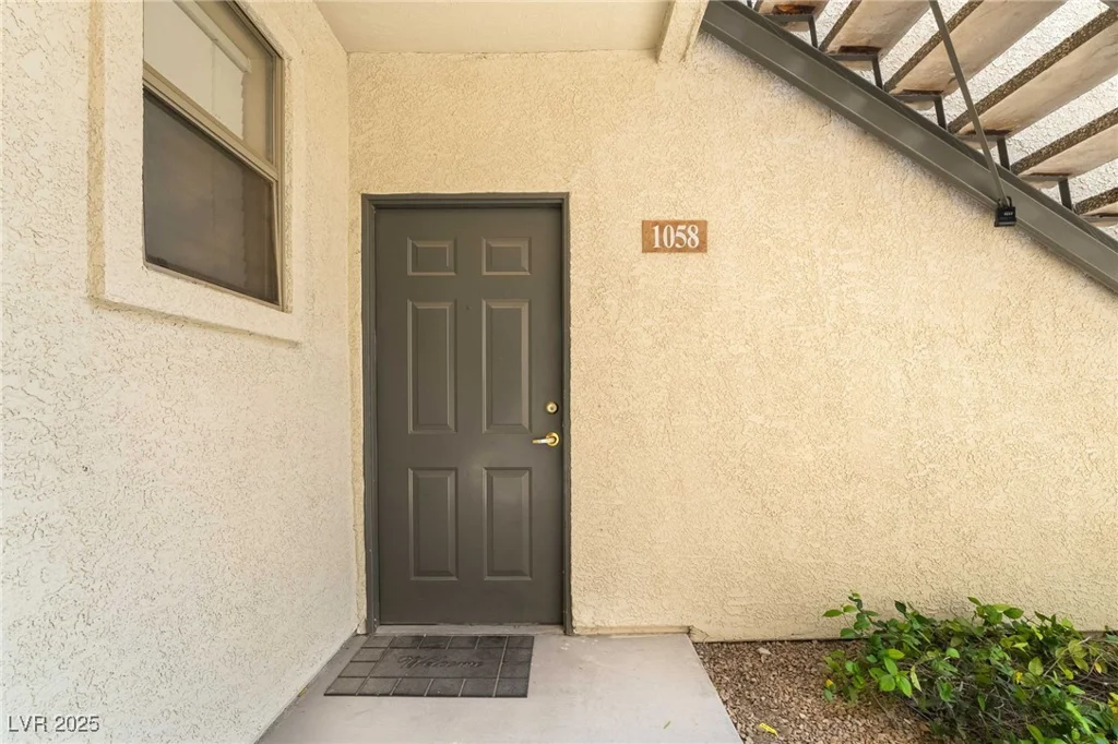 8000 Badura, Las Vegas, NV 89113