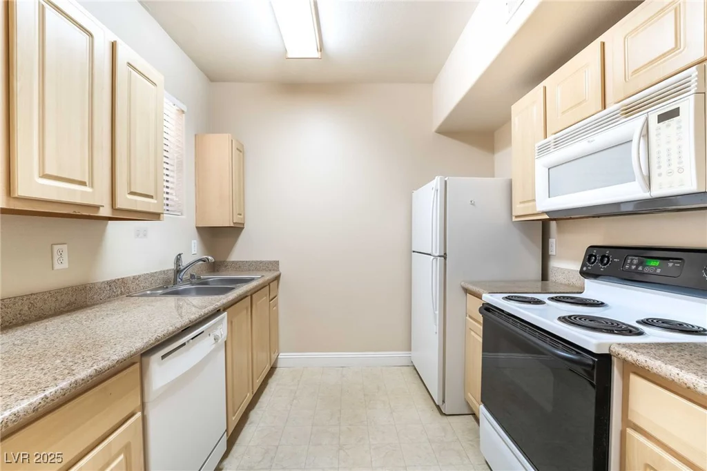 8000 Badura, Las Vegas, NV 89113
