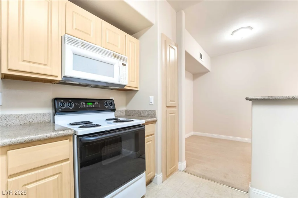 8000 Badura, Las Vegas, NV 89113
