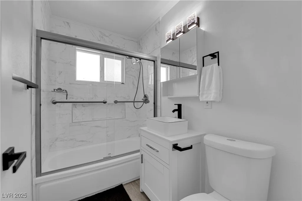 608 McDermit, Las Vegas, NV 89107