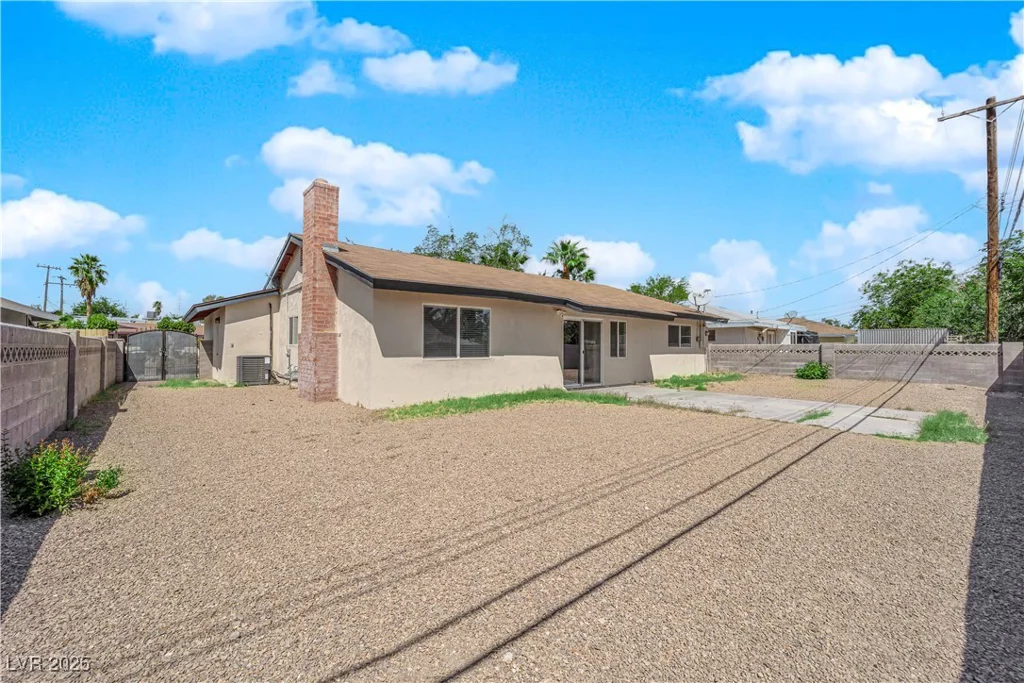 608 McDermit, Las Vegas, NV 89107