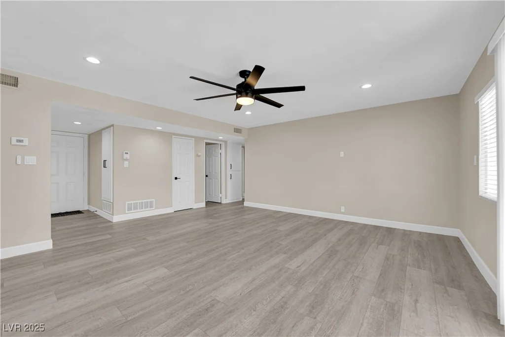 608 McDermit, Las Vegas, NV 89107