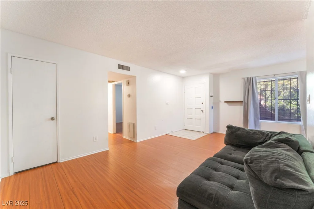 4687 Monterey, Las Vegas, NV 89169